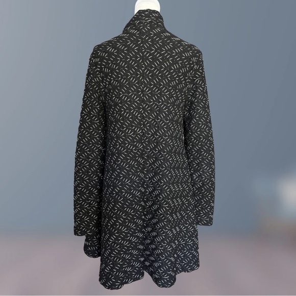 Kozan | Black & White Zip Jacket | Like New - Picture 4 of 6